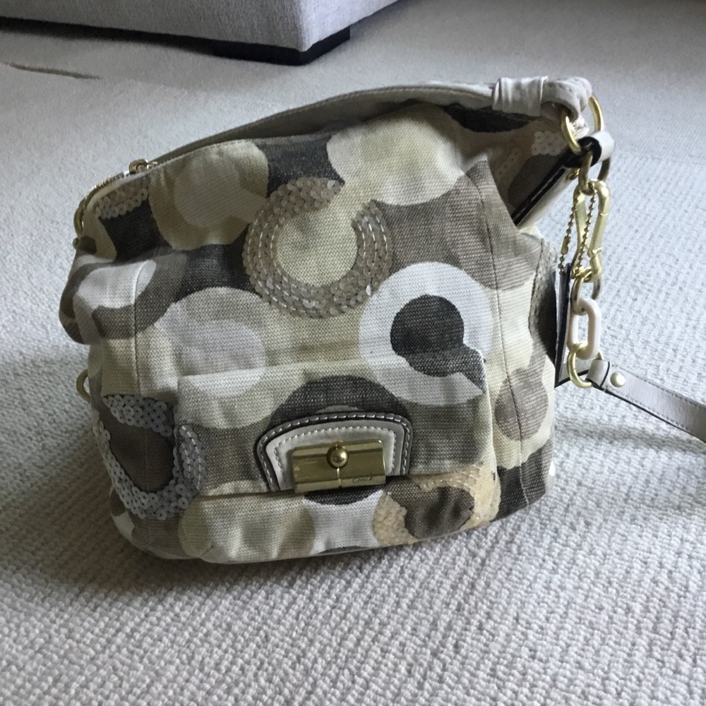 Coach Hobo Bag in Cream and Brown - Picture 10 of 16
